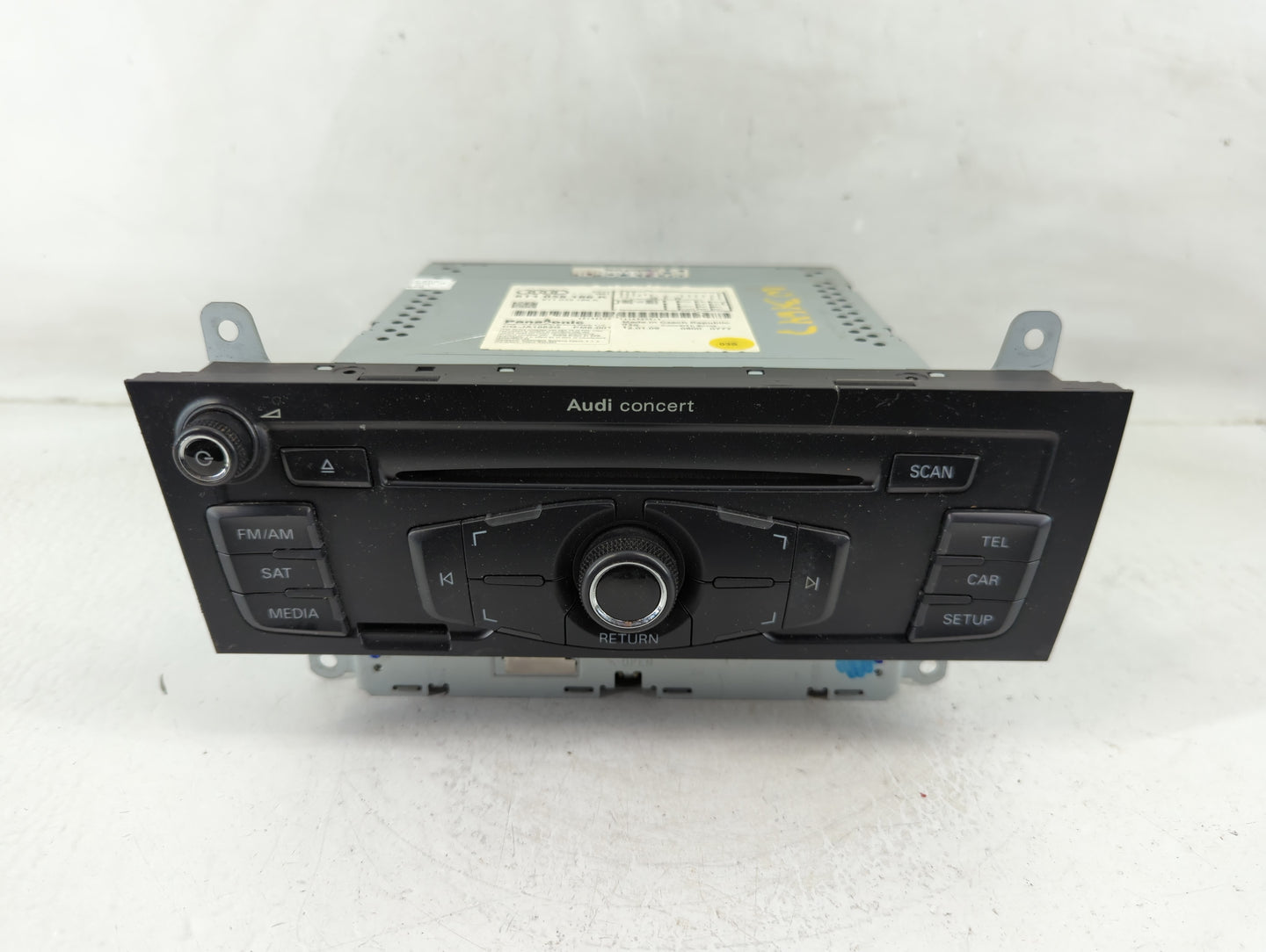 2009 Audi A4 Radio AM FM Cd Player Receiver Replacement P/N:8T1 035 195 Fits OEM Used Auto Parts - Oemusedautoparts1.com