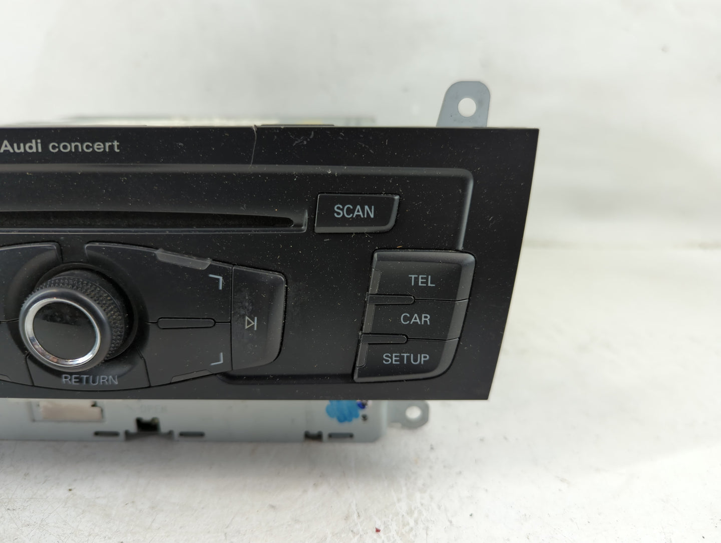 2009 Audi A4 Radio AM FM Cd Player Receiver Replacement P/N:8T1 035 195 Fits OEM Used Auto Parts - Oemusedautoparts1.com