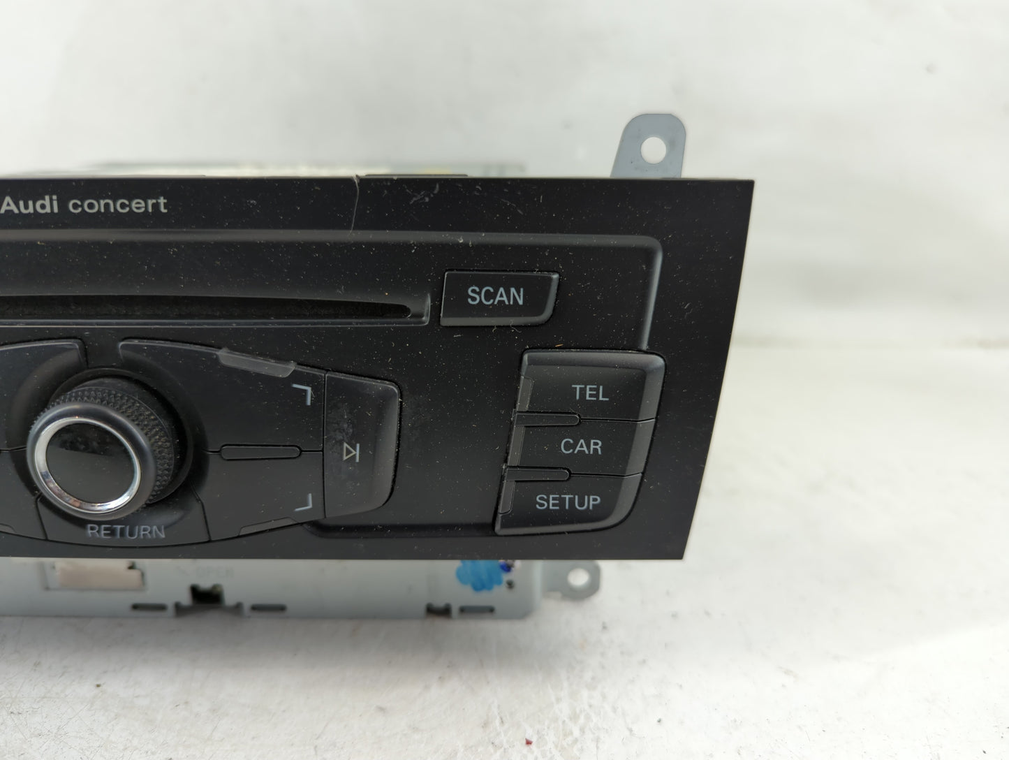 2009 Audi A4 Radio AM FM Cd Player Receiver Replacement P/N:8T1 035 195 Fits OEM Used Auto Parts - Oemusedautoparts1.com