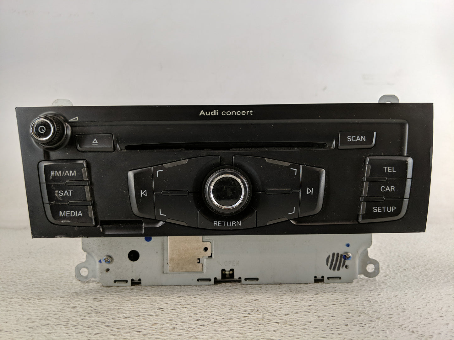 2009 Audi A4 Radio AM FM Cd Player Receiver Replacement P/N:8T1 035 186 K Fits OEM Used Auto Parts - Oemusedautoparts1.com