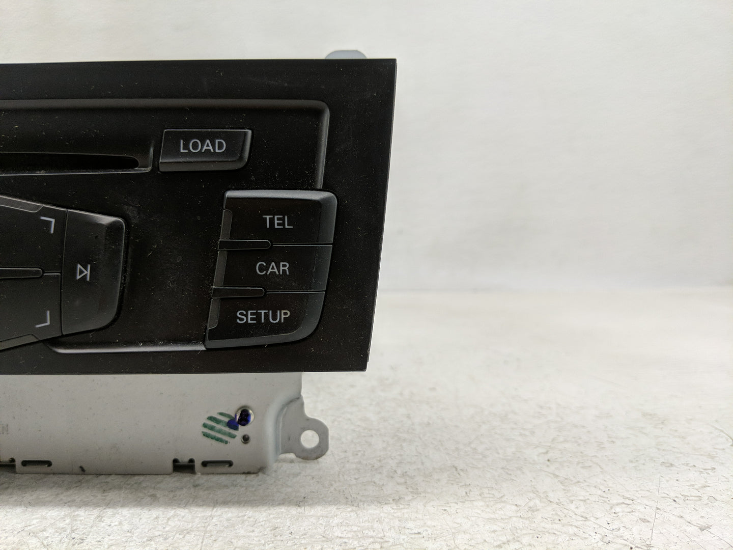 2009 Audi A4 Radio AM FM Cd Player Receiver Replacement P/N:8T1 035 195 L Fits OEM Used Auto Parts - Oemusedautoparts1.com