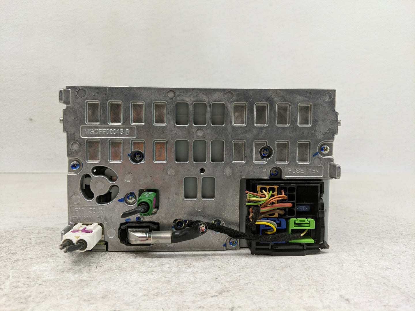 2009 Audi A4 Radio AM FM Cd Player Receiver Replacement P/N:8T1 035 195 L Fits OEM Used Auto Parts - Oemusedautoparts1.com
