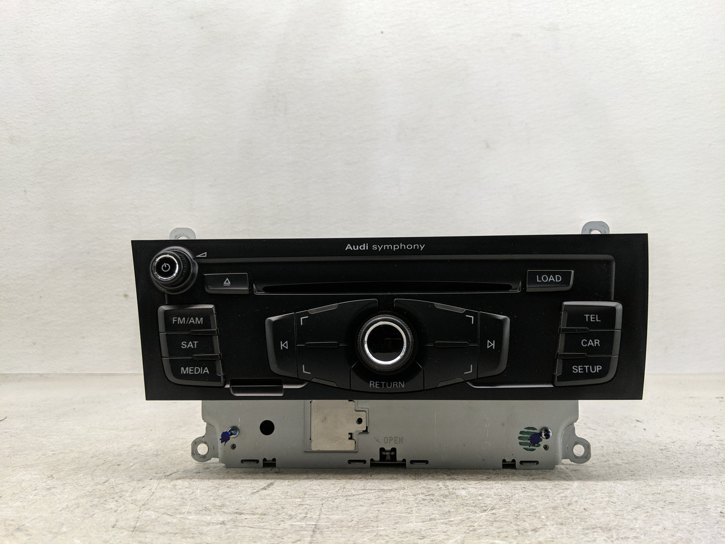 2009 Audi A4 Radio AM FM Cd Player Receiver Replacement P/N:8T1 035 195 L Fits OEM Used Auto Parts - Oemusedautoparts1.com
