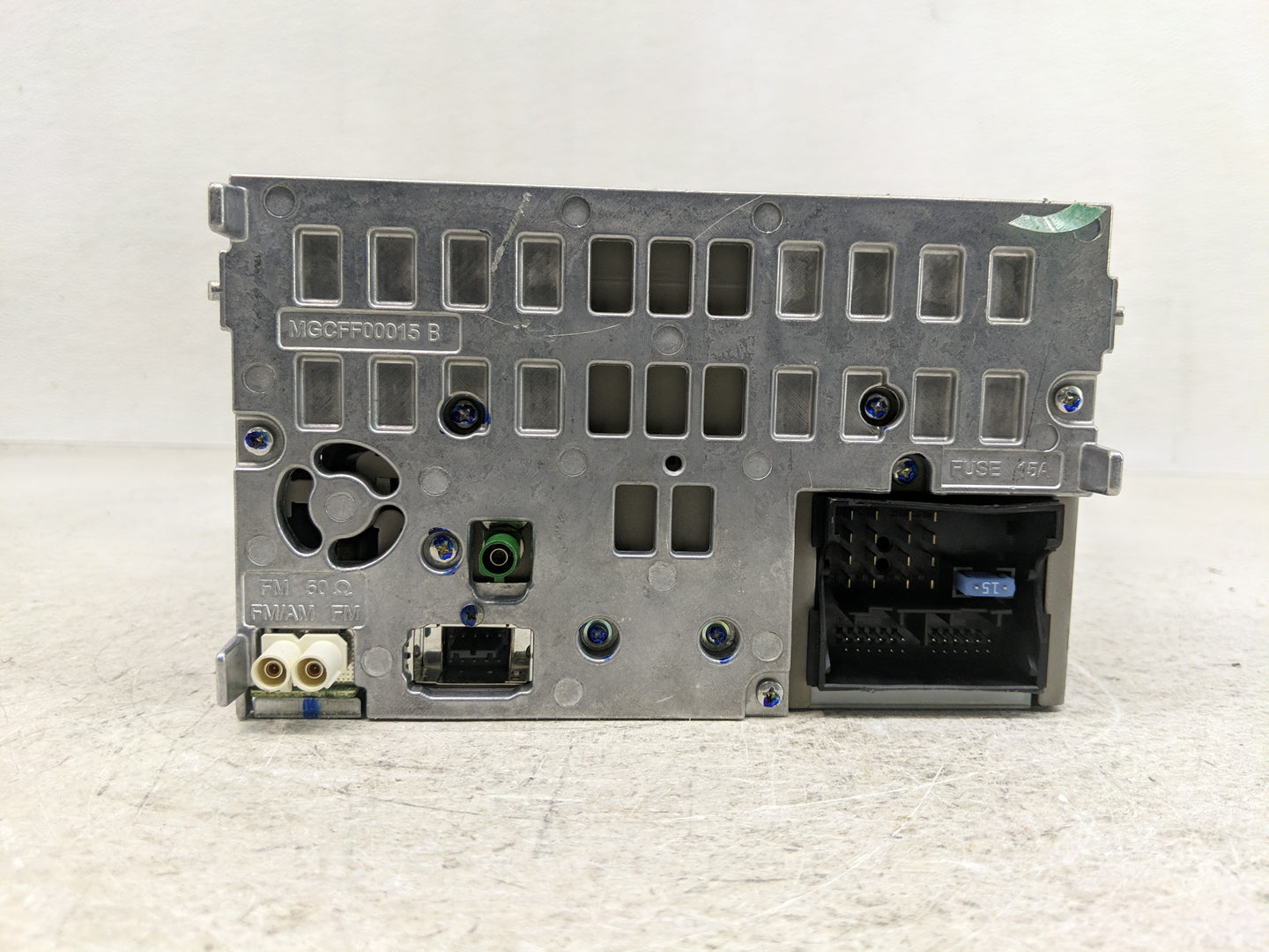 2009 Audi A4 Radio AM FM Cd Player Receiver Replacement P/N:8T1 035 195 L Fits OEM Used Auto Parts - Oemusedautoparts1.com