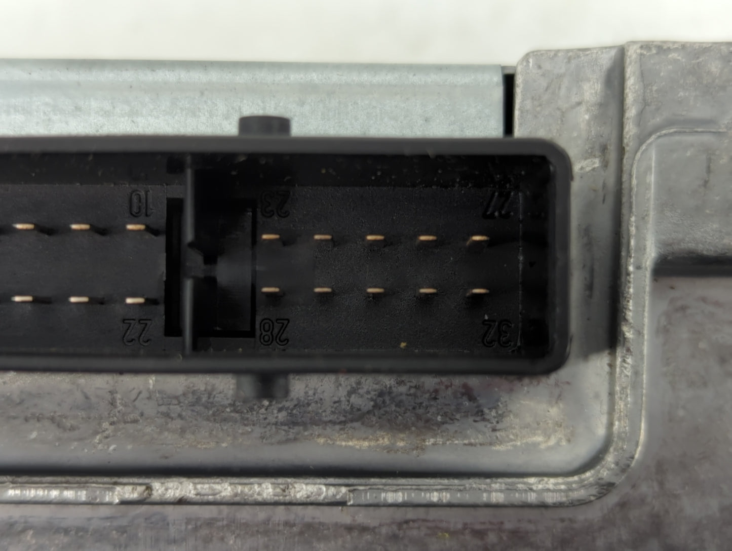 2009-2010 Audi A4 Radio AM FM Cd Player Receiver Replacement P/N:8T0 035 223 AB Fits Fits 2009 2010 OEM Used Auto Parts - Oe