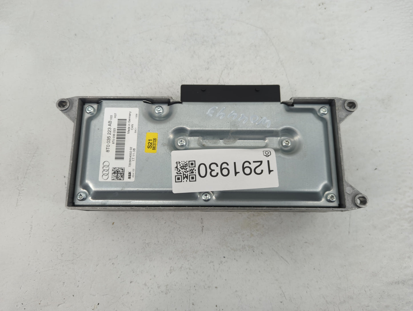 2009-2010 Audi A4 Radio AM FM Cd Player Receiver Replacement P/N:8T0 035 223 AB Fits Fits 2009 2010 OEM Used Auto Parts - Oe