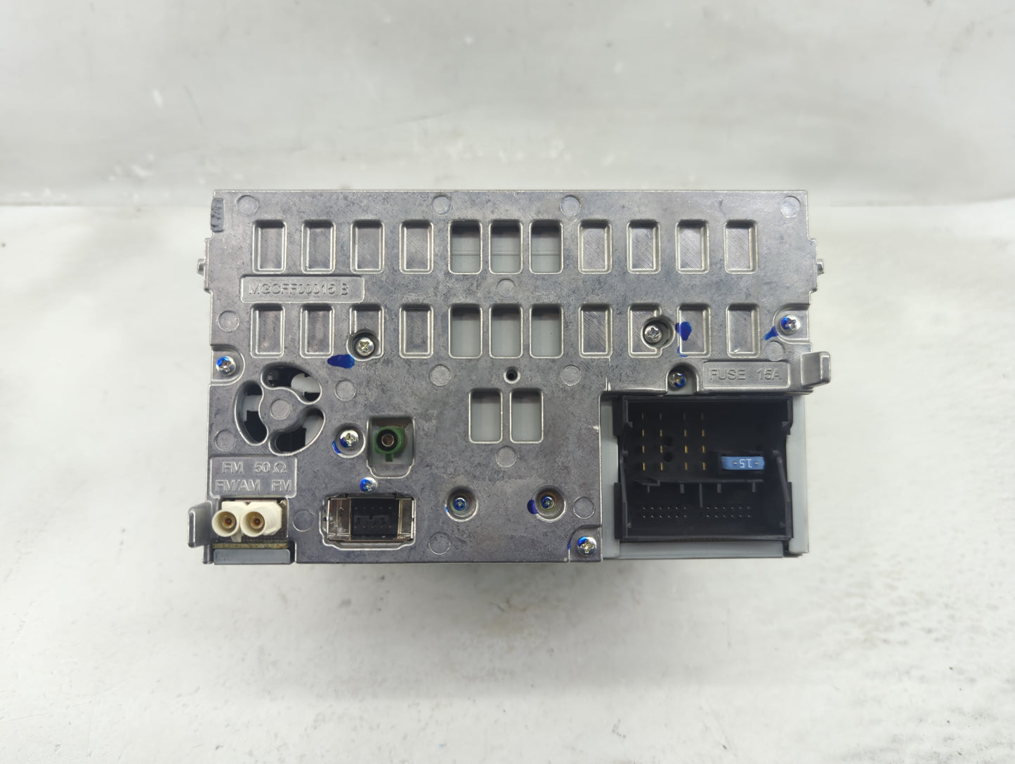 2009 Audi A4 Radio AM FM Cd Player Receiver Replacement P/N:8T1 035 195 L Fits OEM Used Auto Parts - Oemusedautoparts1.com