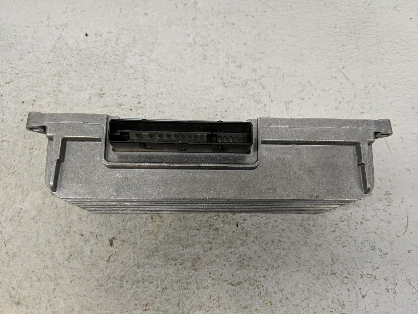2009-2010 Audi A4 Radio AM FM Cd Player Receiver Replacement P/N:8T0 035 223 AB Fits Fits 2009 2010 OEM Used Auto Parts - Oe