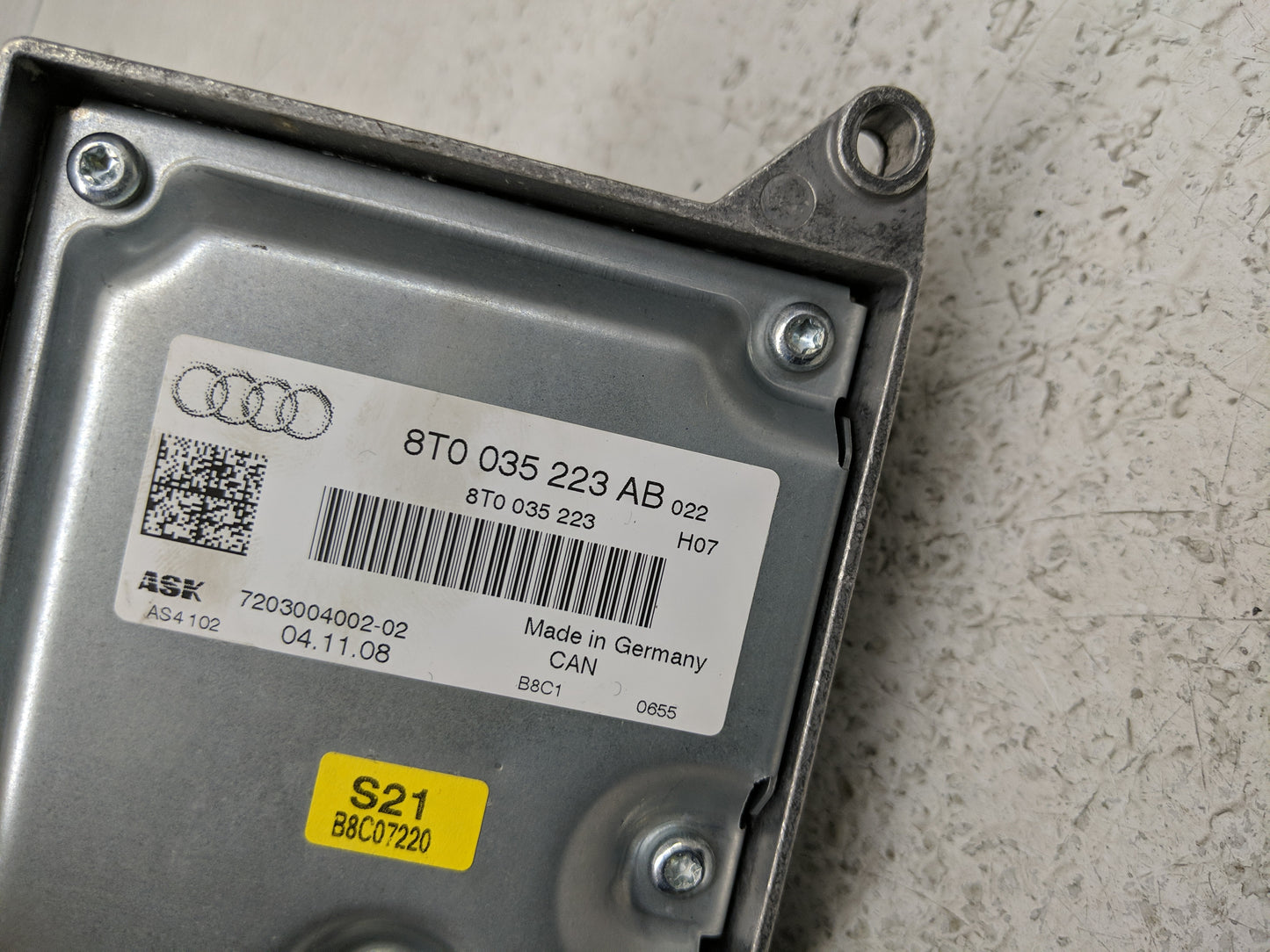 2009-2010 Audi A4 Radio AM FM Cd Player Receiver Replacement P/N:8T0 035 223 AB Fits Fits 2009 2010 OEM Used Auto Parts - Oe