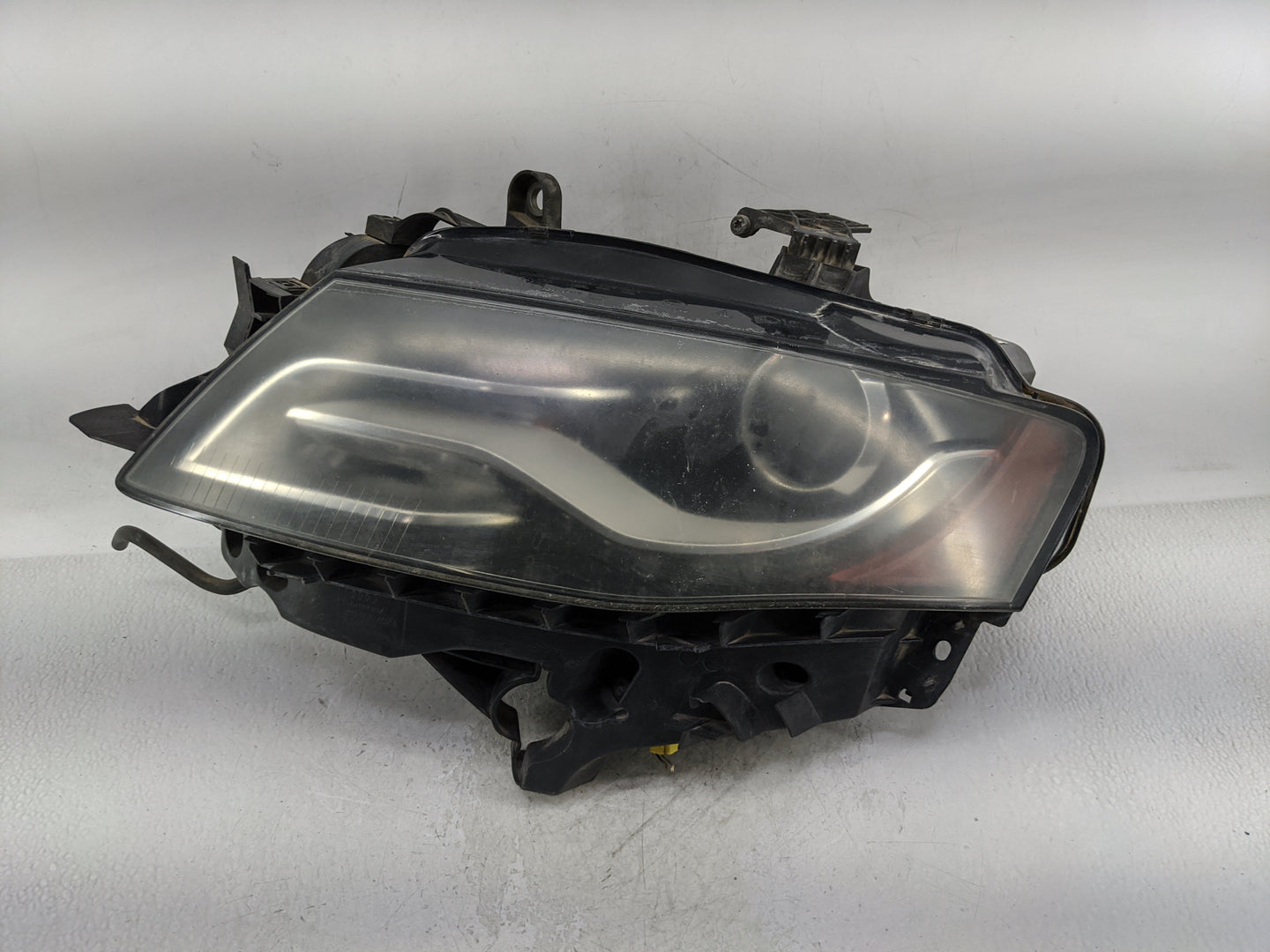 2009-2012 Audi A4 Driver Left Oem Head Light Headlight Lamp - Oemusedautoparts1.com