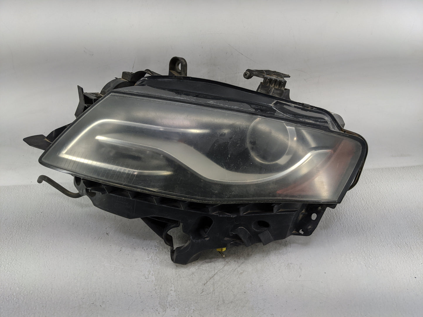 2009-2012 Audi A4 Driver Left Oem Head Light Headlight Lamp - Oemusedautoparts1.com