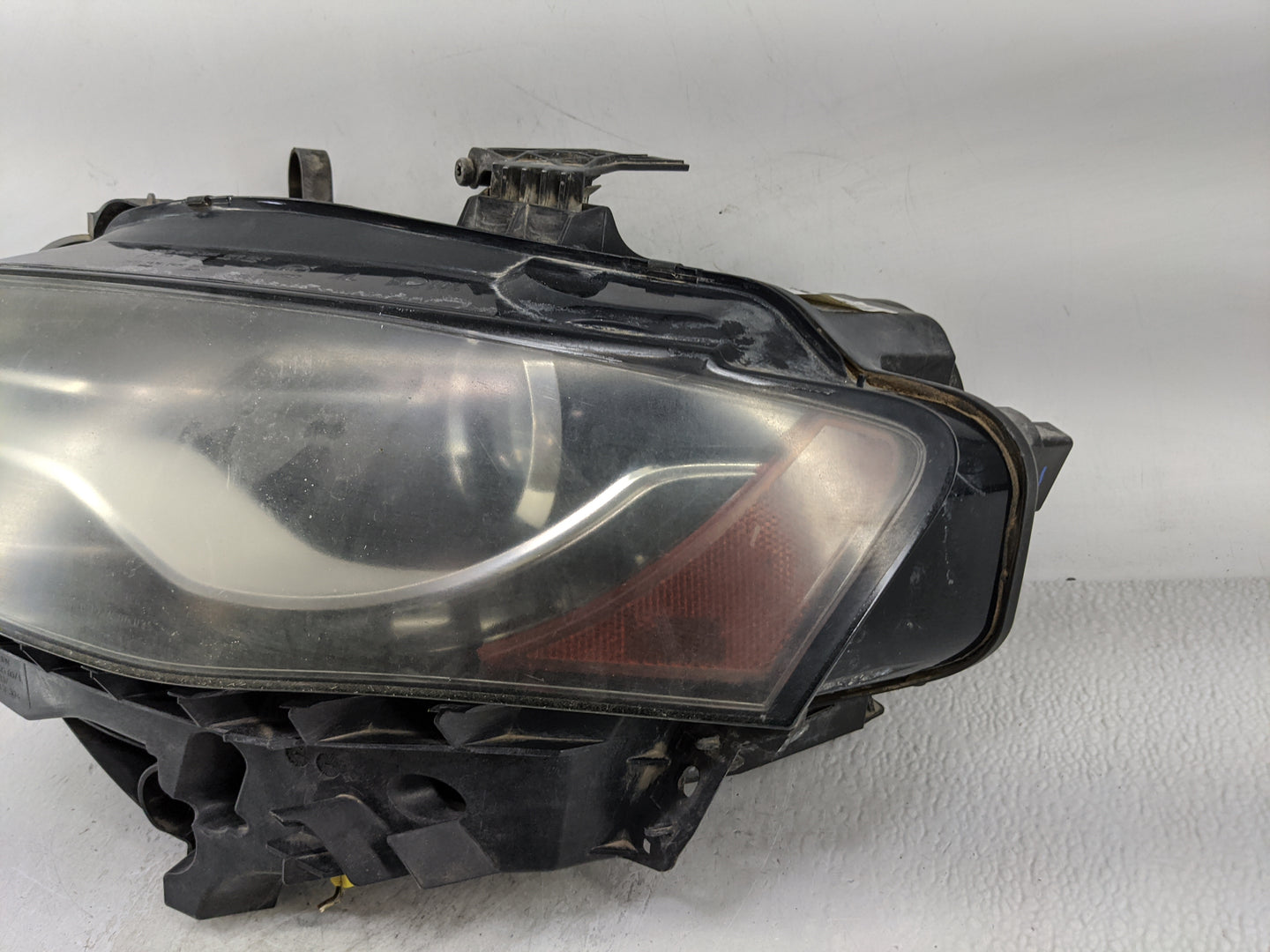 2009-2012 Audi A4 Driver Left Oem Head Light Headlight Lamp - Oemusedautoparts1.com