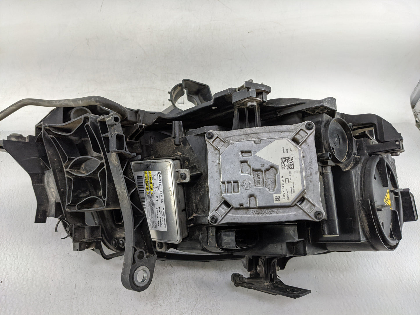 2009-2012 Audi A4 Driver Left Oem Head Light Headlight Lamp - Oemusedautoparts1.com