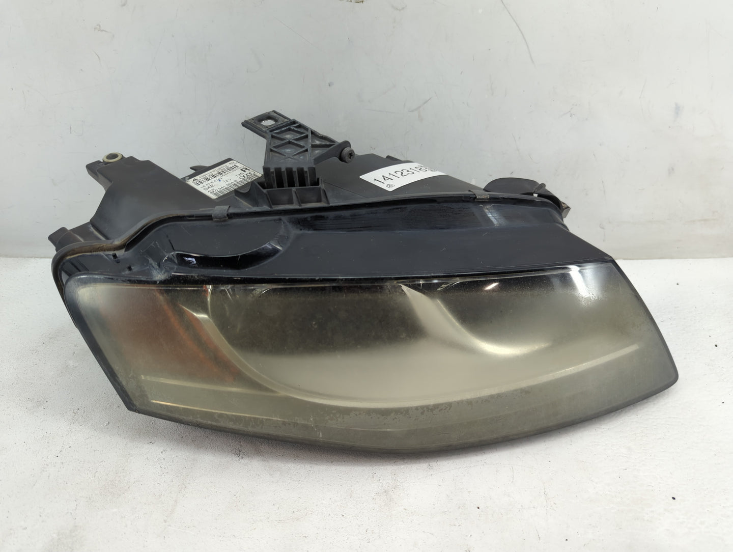 2005-2009 Audi A4 Passenger Right Oem Head Light Headlight Lamp - Oemusedautoparts1.com