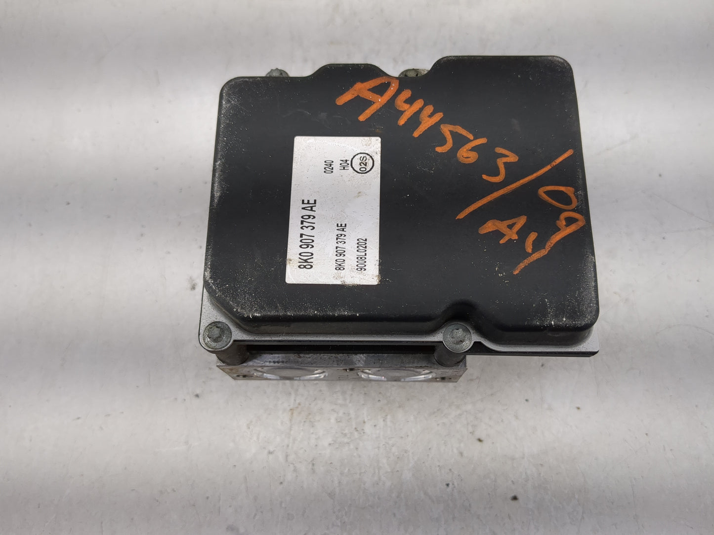 2009 Audi A4 ABS Pump Control Module Replacement P/N:8K0 907 379 AE 0 265 950 967, 8K0 614 517 CD Fits Fits 2010 2011 2012 O
