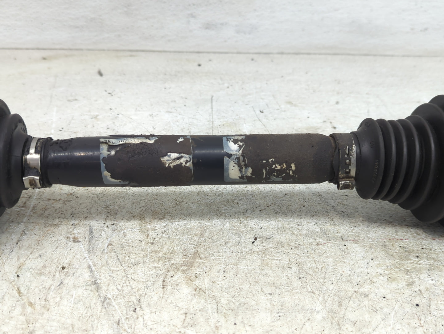 Audi A4 Axle Shaft Front Passenger Cv C/v - Oemusedautoparts1.com