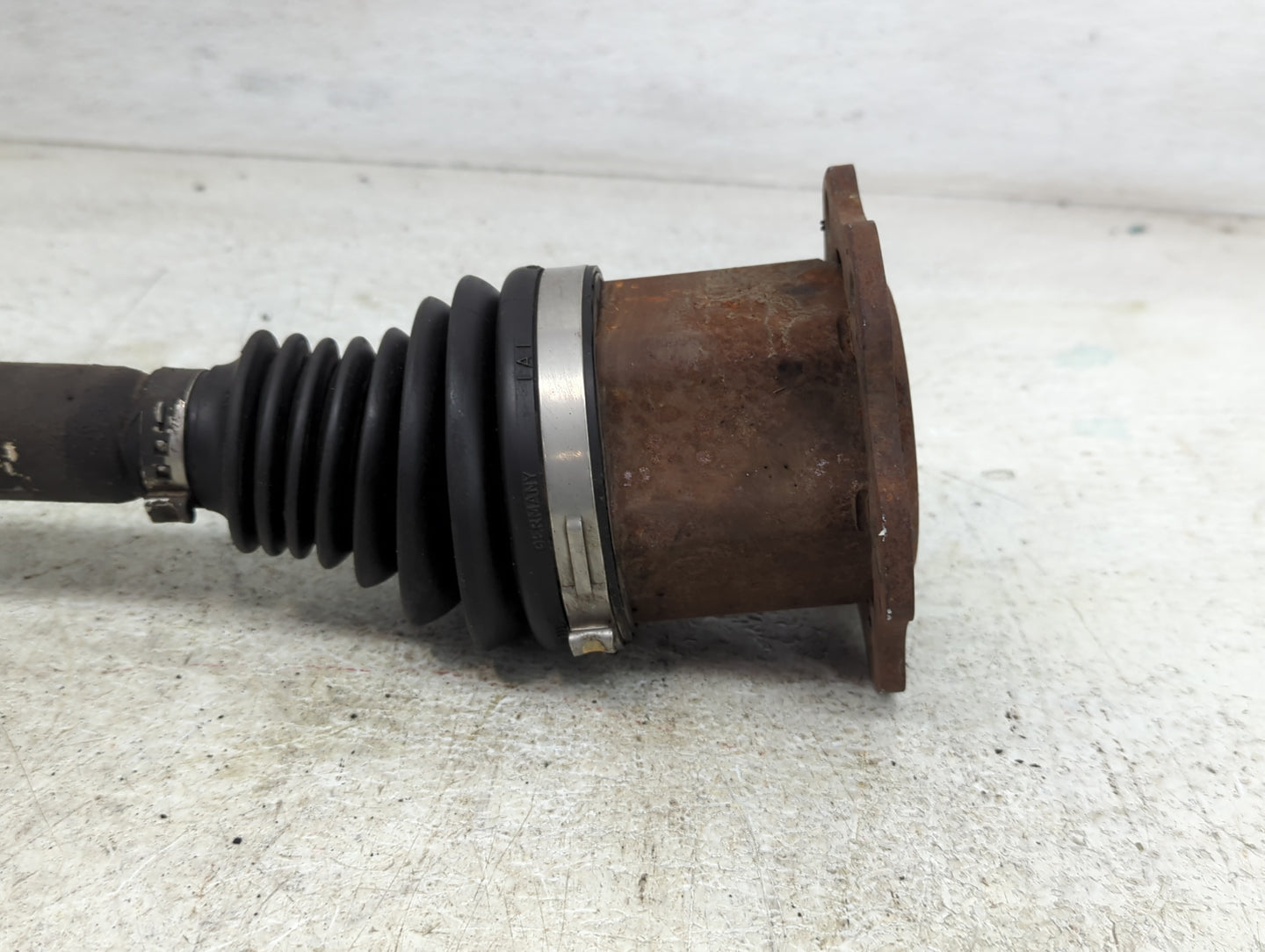 Audi A4 Axle Shaft Front Passenger Cv C/v - Oemusedautoparts1.com