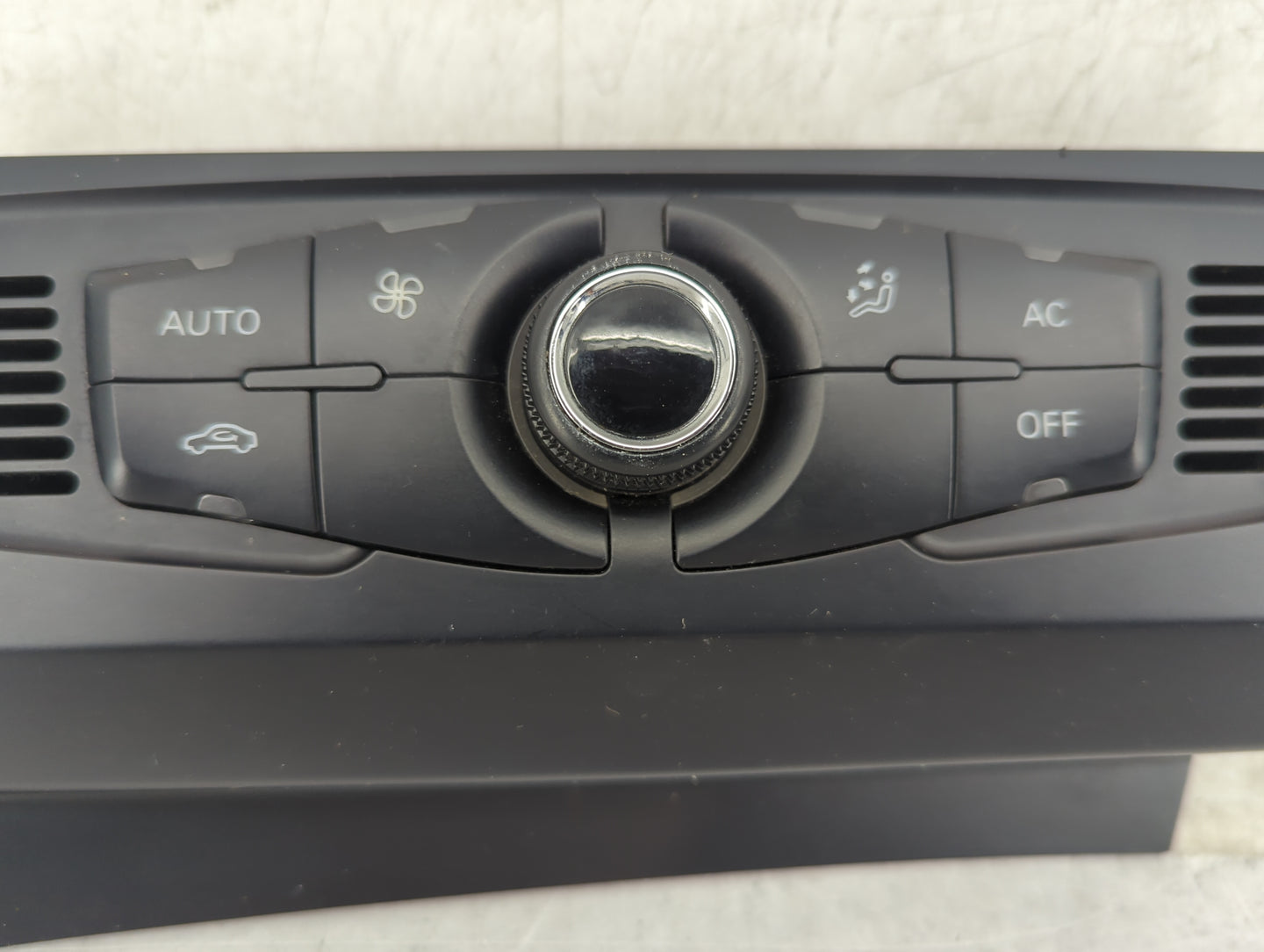 2009-2012 Audi A4 Climate Control Module Temperature AC/Heater Replacement P/N:8T1 820 043 T Fits Fits 2008 2009 2010 2011 2
