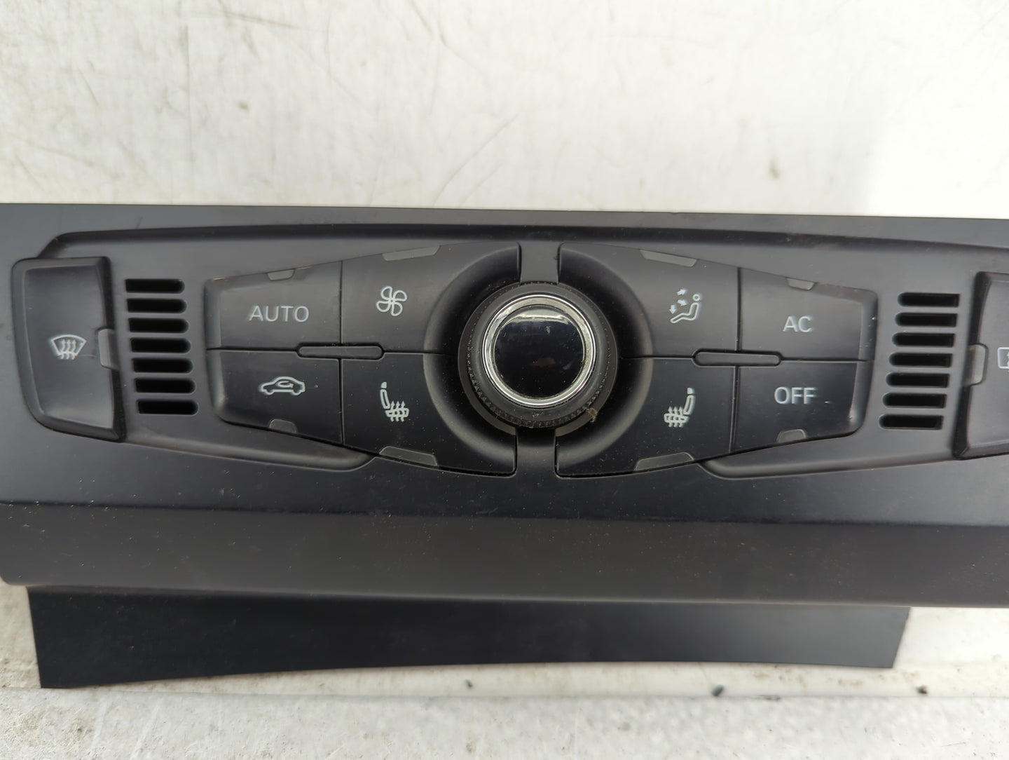2009-2012 Audi A4 Climate Control Module Temperature AC/Heater Replacement P/N:8T1820043AA A2C53307431 Fits OEM Used Auto Pa