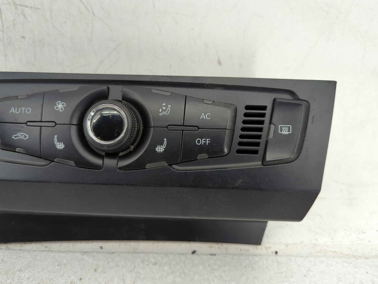 2009-2012 Audi A4 Climate Control Module Temperature AC/Heater Replacement P/N:8T1820043AA A2C53307431 Fits OEM Used Auto Pa