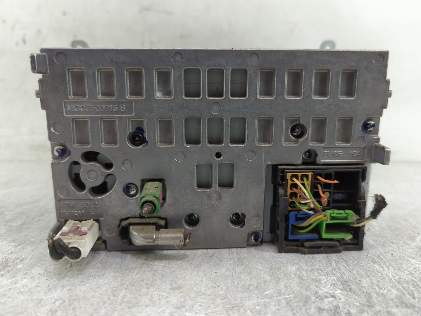 2009 Audi A4 Radio AM FM Cd Player Receiver Replacement P/N:8T1035195L CQ-EA1862G Fits OEM Used Auto Parts - Oemusedautopart