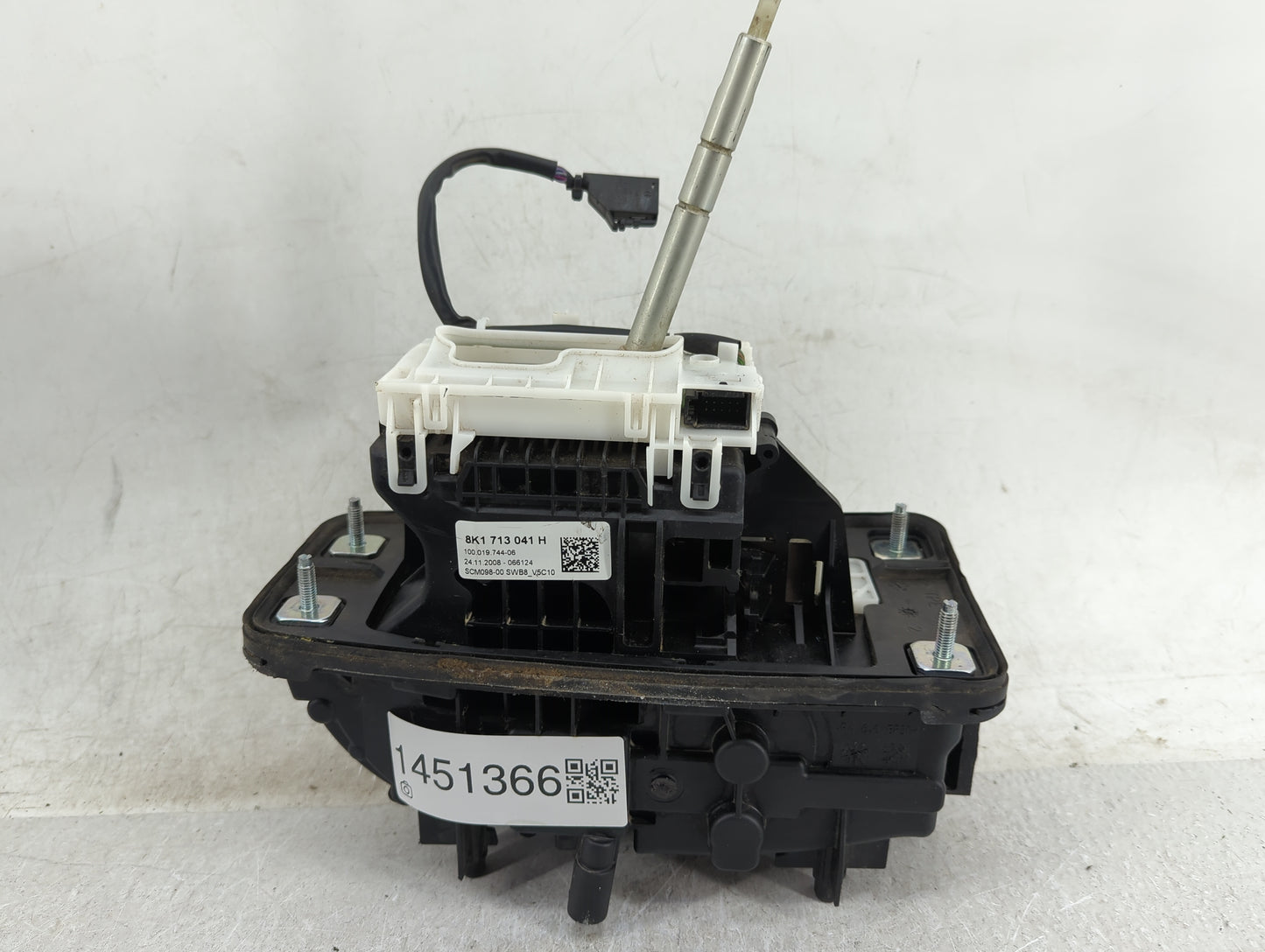 2009 Audi A4 Floor Console Assembly Shifter - Oemusedautoparts1.com