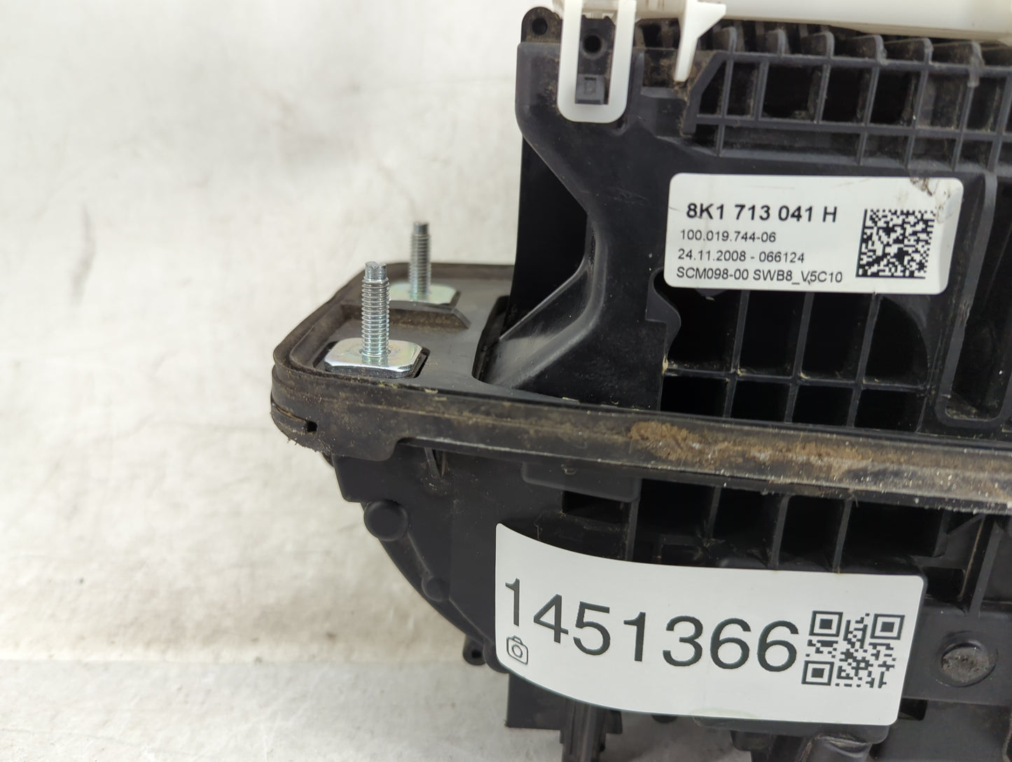 2009 Audi A4 Floor Console Assembly Shifter - Oemusedautoparts1.com