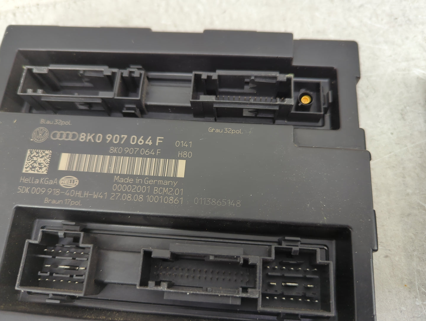 2009-2012 Audi A4 Body Control Module Bcm Inner Cabin Fuse Box - Oemusedautoparts1.com