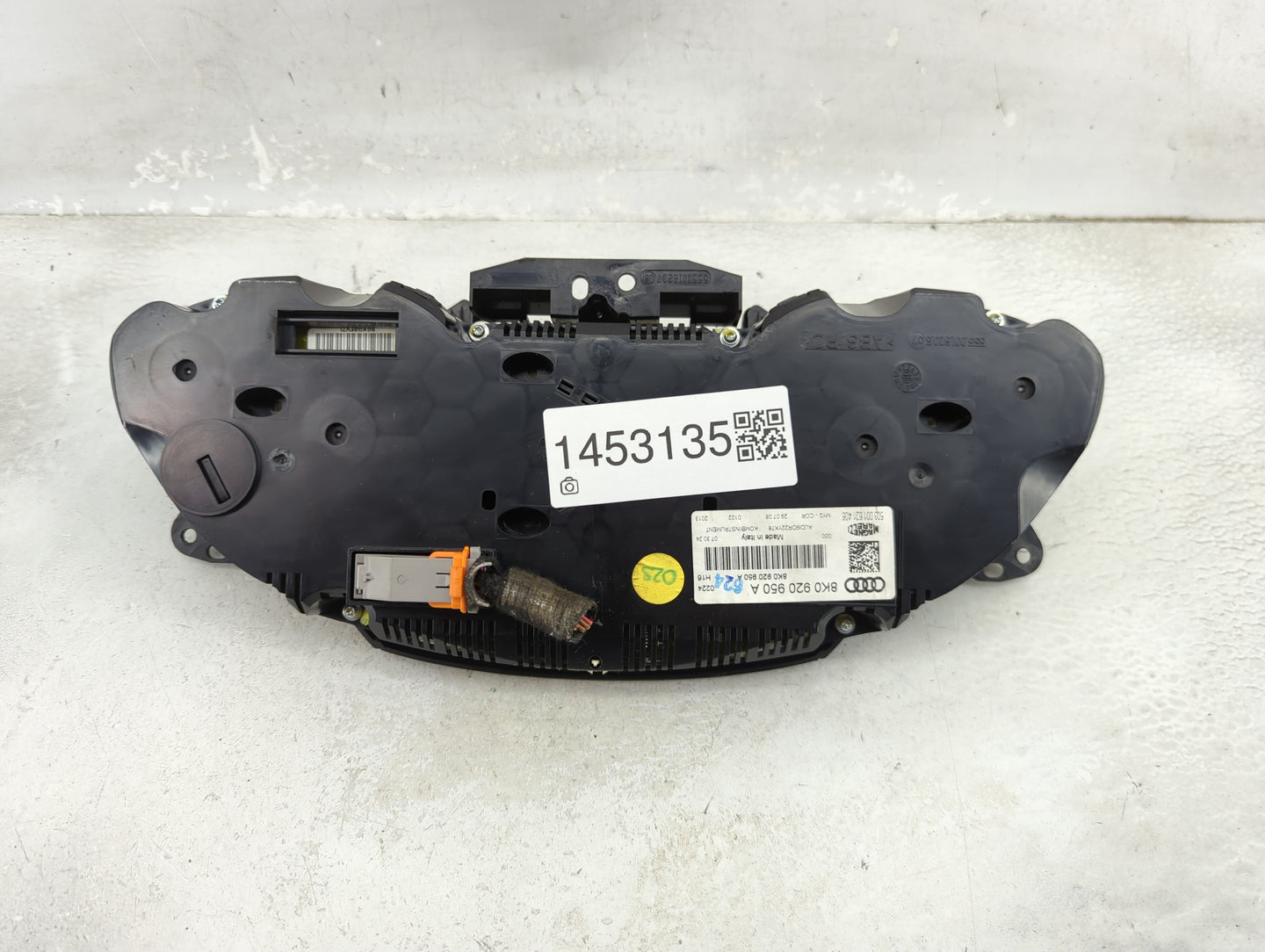 2009 Audi A4 Instrument Cluster Speedometer Gauges P/N:8K0 920 950 A Miles: Fits OEM Used Auto Parts - Oemusedautoparts1.com