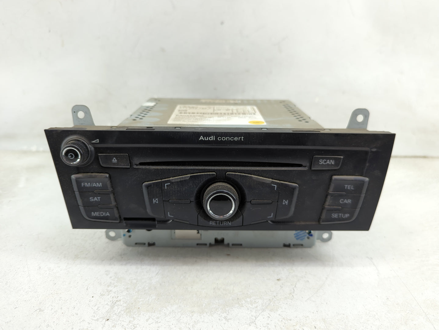 2009 Audi A4 Radio AM FM Cd Player Receiver Replacement P/N:8T1035186K 8T1 035 186 K Fits OEM Used Auto Parts - Oemusedautop