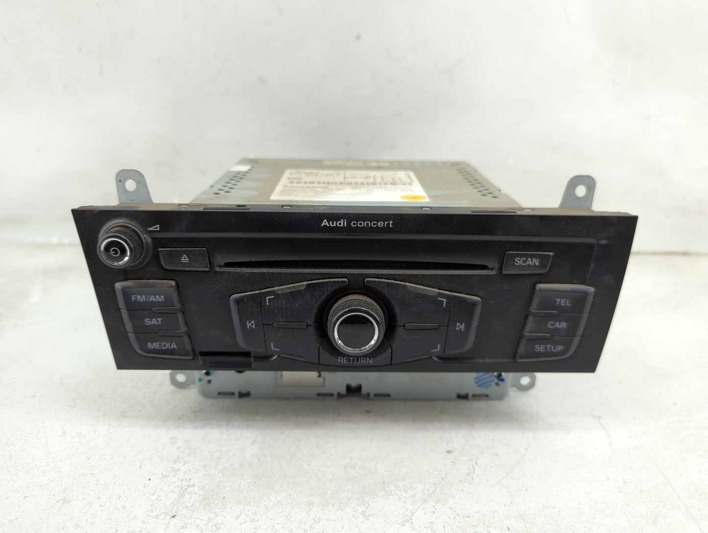 2009 Audi A4 Radio AM FM Cd Player Receiver Replacement P/N:8T1035186K 8T1 035 186 K Fits OEM Used Auto Parts - Oemusedautop