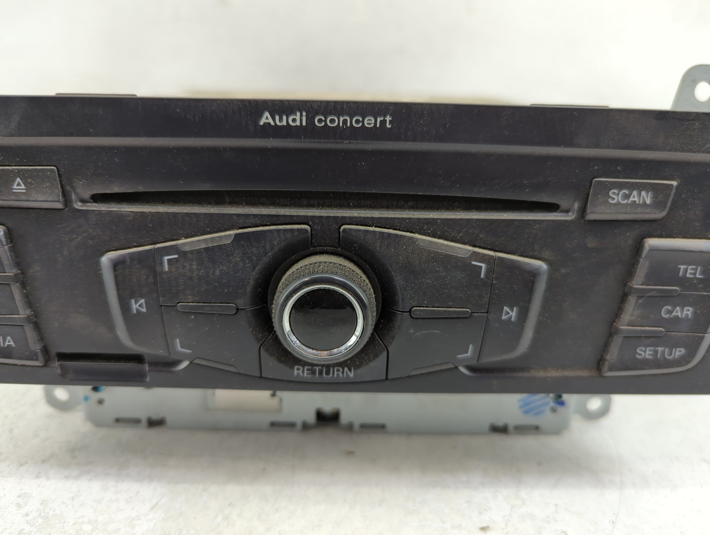 2009 Audi A4 Radio AM FM Cd Player Receiver Replacement P/N:8T1035186K 8T1 035 186 K Fits OEM Used Auto Parts - Oemusedautop