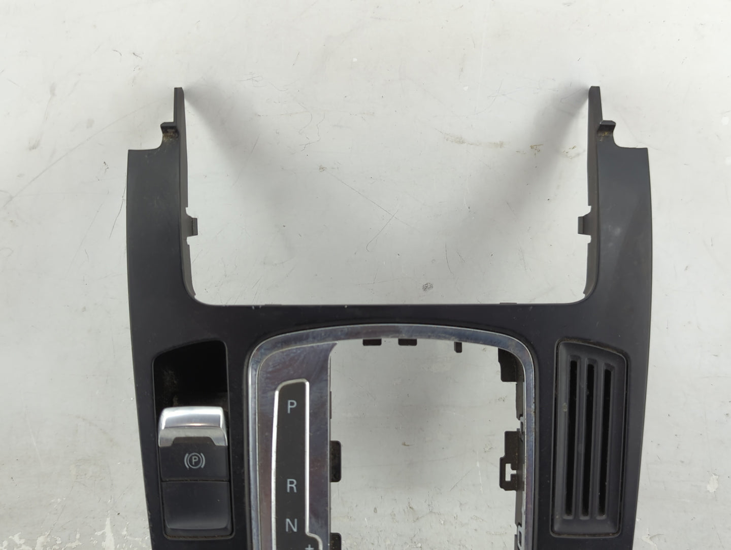 2009-2009 Audi A4 Radio Control Panel - Oemusedautoparts1.com