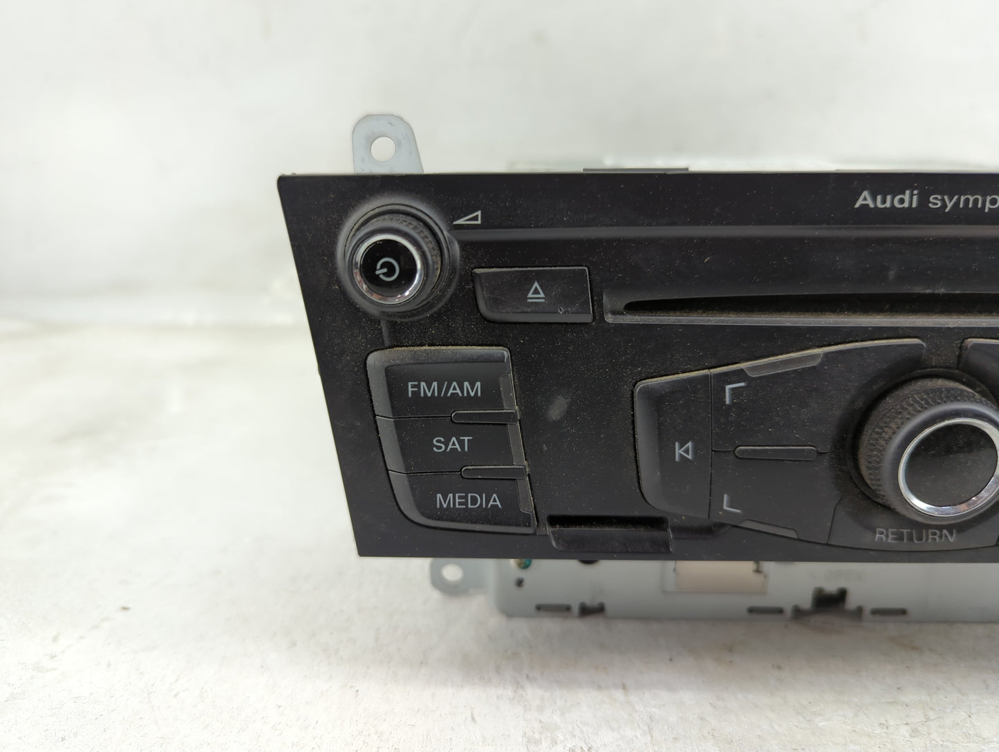 2009 Audi A4 Radio AM FM Cd Player Receiver Replacement P/N:0800 0423 8T1 035 195 L Fits OEM Used Auto Parts - Oemusedautopa