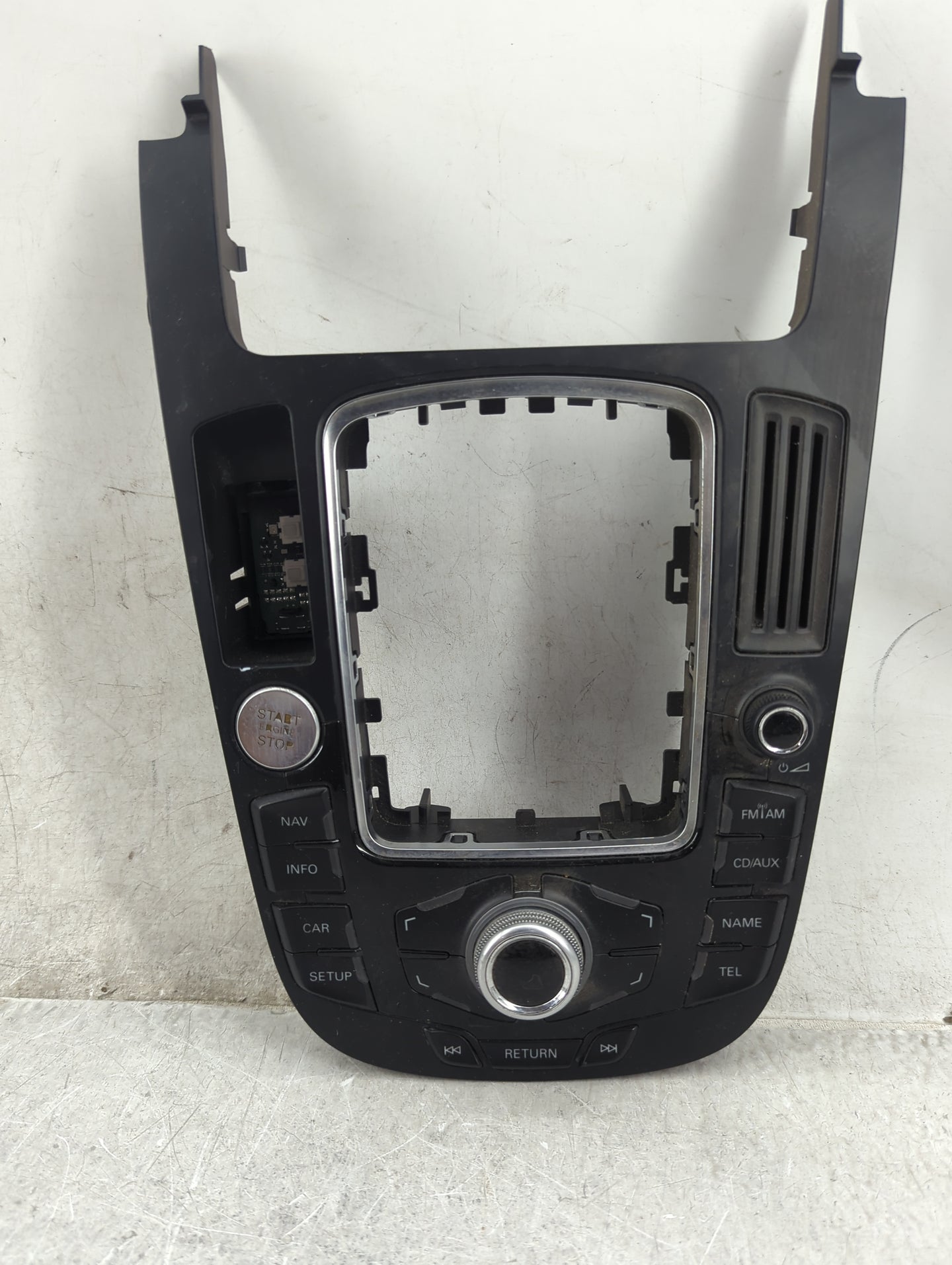 2009-2009 Audi A4 Radio Control Panel 1456092 - Oemusedautoparts1.com
