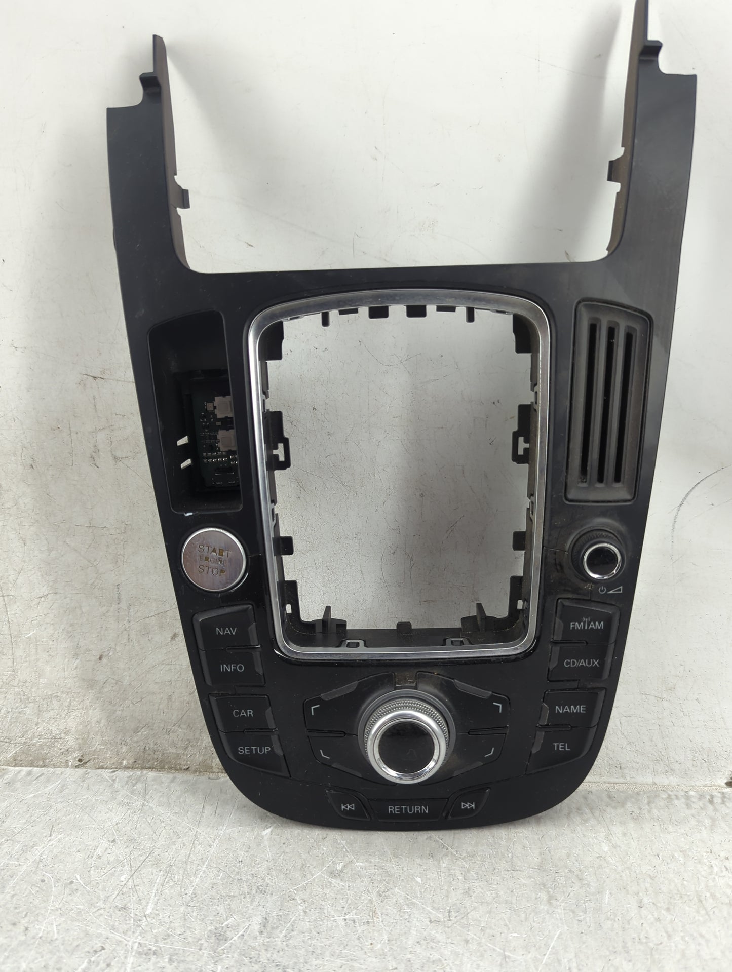 2009-2009 Audi A4 Radio Control Panel 1456092 - Oemusedautoparts1.com