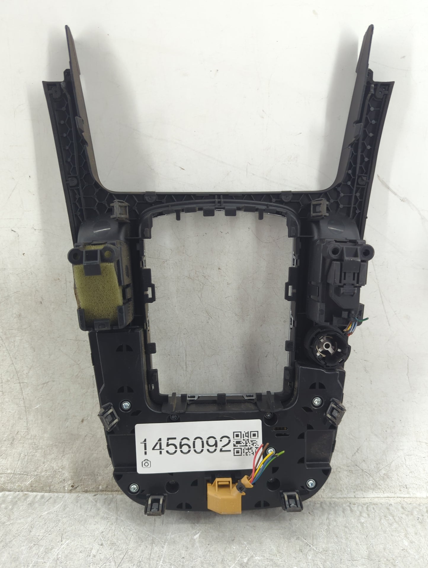 2009-2009 Audi A4 Radio Control Panel 1456092 - Oemusedautoparts1.com