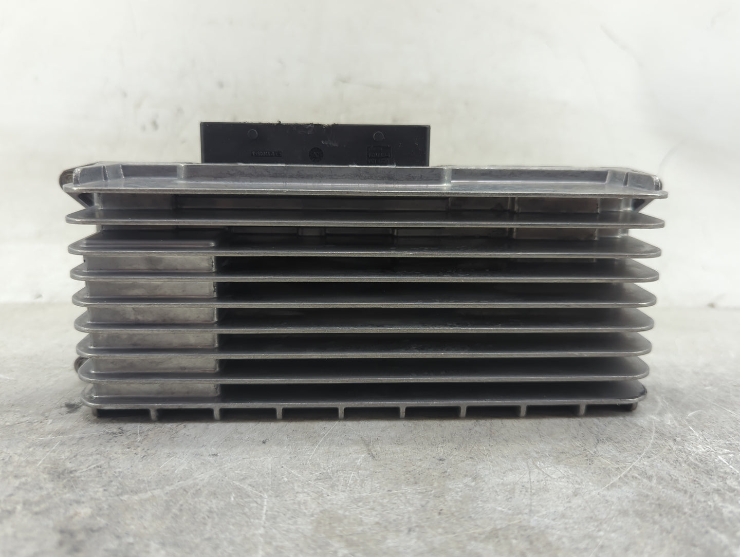 2009-2010 Audi A4 Radio AM FM Cd Player Receiver Replacement P/N:8T0035223AB 8T0035223 Fits Fits 2009 2010 OEM Used Auto Par