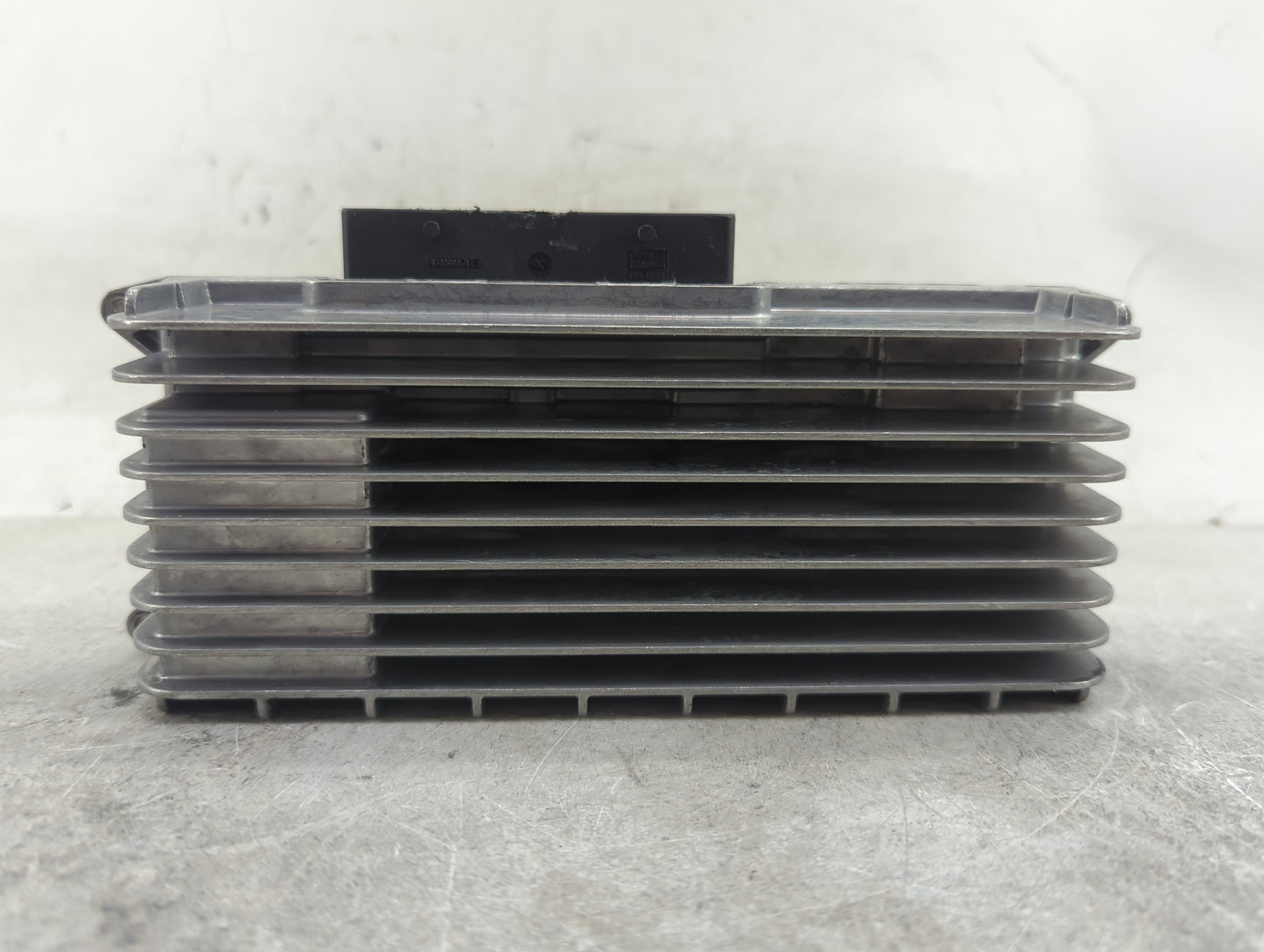2009-2010 Audi A4 Radio AM FM Cd Player Receiver Replacement P/N:8T0035223AB 8T0035223 Fits Fits 2009 2010 OEM Used Auto Par