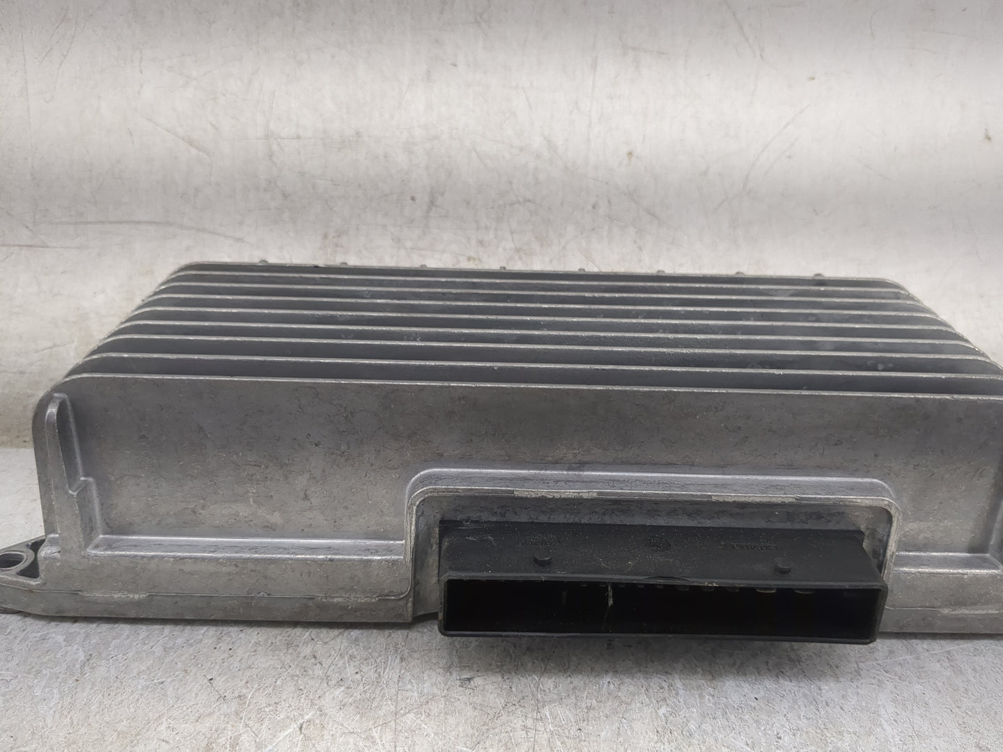 2009-2010 Audi A4 Radio AM FM Cd Player Receiver Replacement P/N:8T0 035 223 AB Fits Fits 2009 2010 OEM Used Auto Parts - Oe