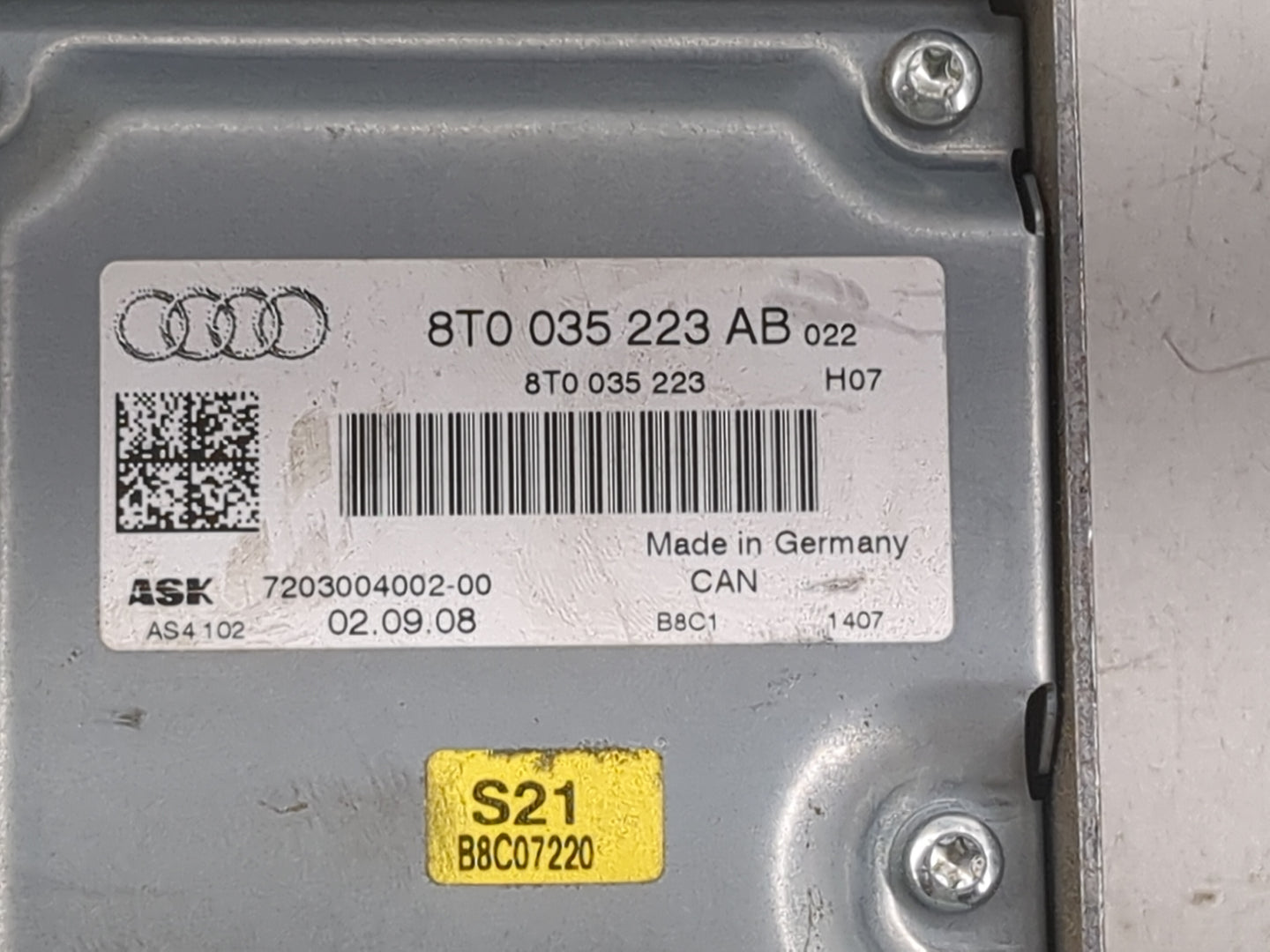 2009-2010 Audi A4 Radio AM FM Cd Player Receiver Replacement P/N:8T0 035 223 AB Fits Fits 2009 2010 OEM Used Auto Parts - Oe