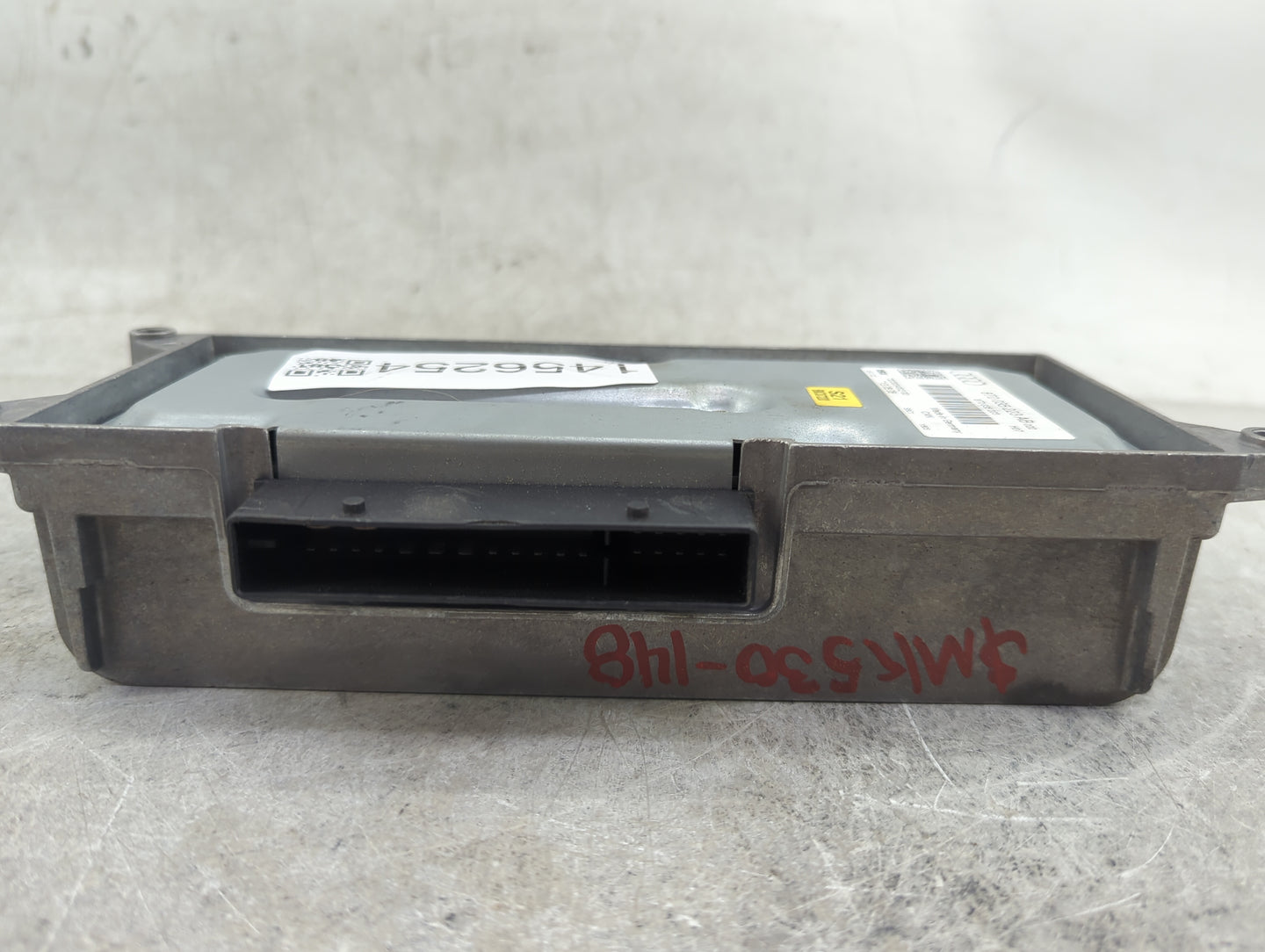 2009-2010 Audi A4 Radio AM FM Cd Player Receiver Replacement P/N:8T0 035 223 AB Fits Fits 2009 2010 OEM Used Auto Parts - Oe