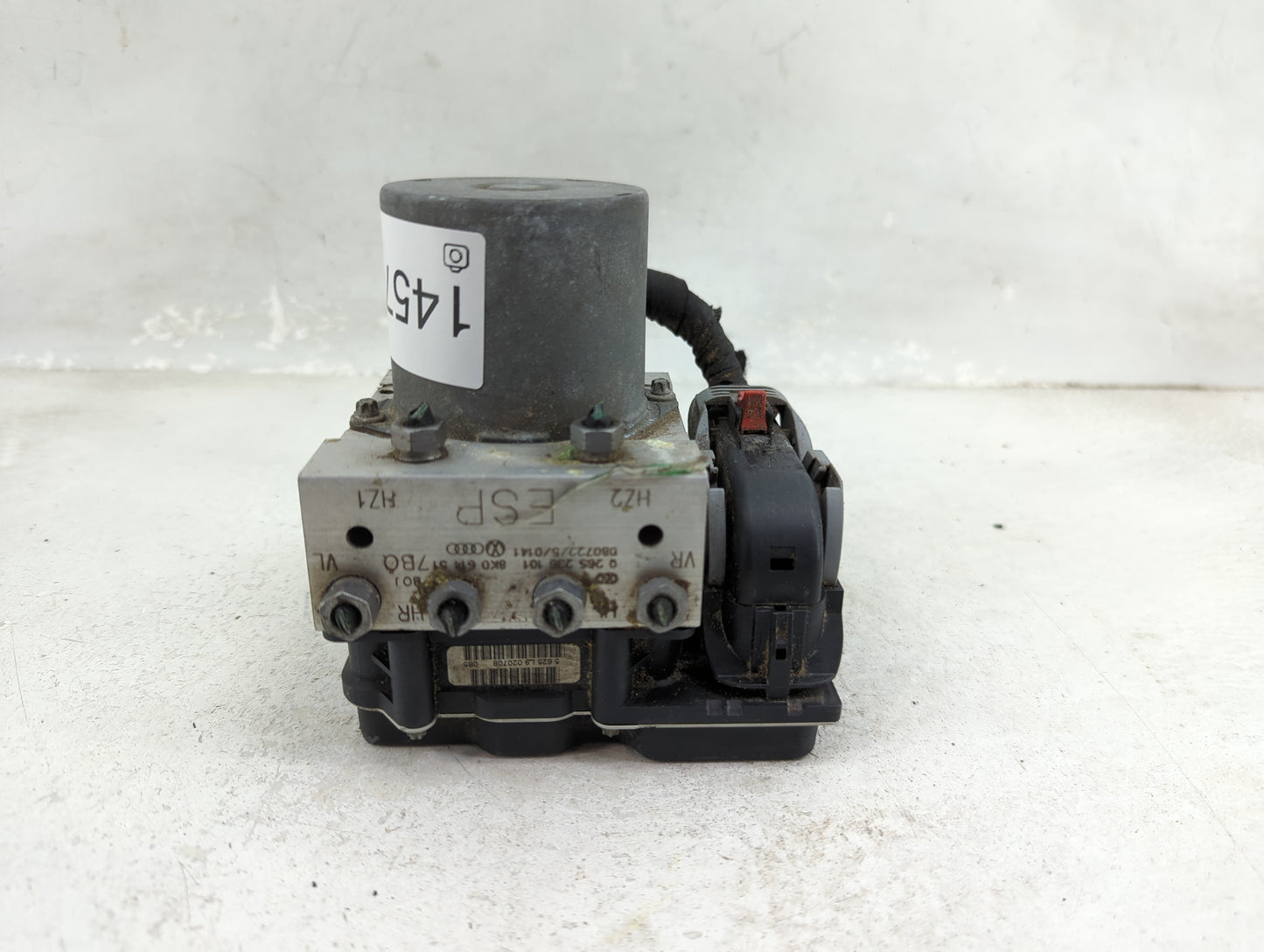 2009-2010 Audi A4 ABS Pump Control Module Replacement P/N:8K0 907 379 AB Fits Fits 2009 2010 OEM Used Auto Parts - Oemusedau