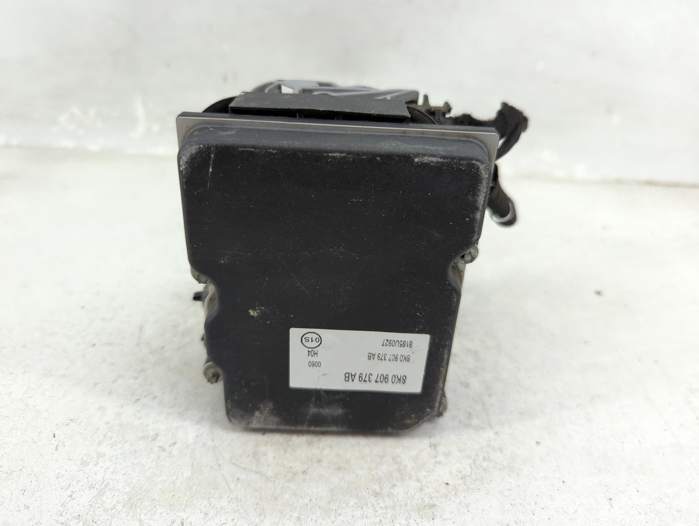 2009-2010 Audi A4 ABS Pump Control Module Replacement P/N:8K0 907 379 AB Fits Fits 2009 2010 OEM Used Auto Parts - Oemusedau