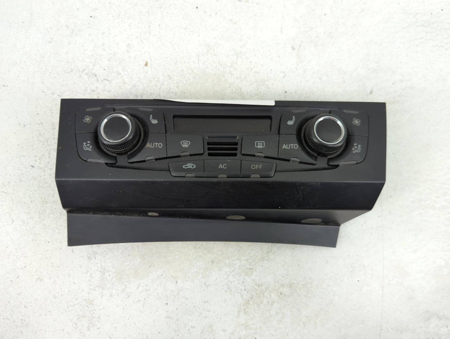 2009-2012 Audi A4 Climate Control Module Temperature AC/Heater Replacement P/N:8T1 820 043 AC Fits OEM Used Auto Parts - Oem