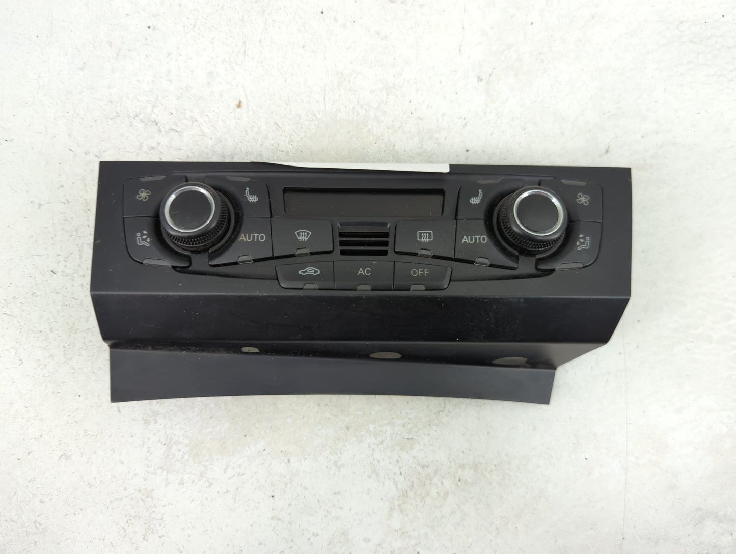 2009-2012 Audi A4 Climate Control Module Temperature AC/Heater Replacement P/N:8T1 820 043 AC Fits OEM Used Auto Parts - Oem