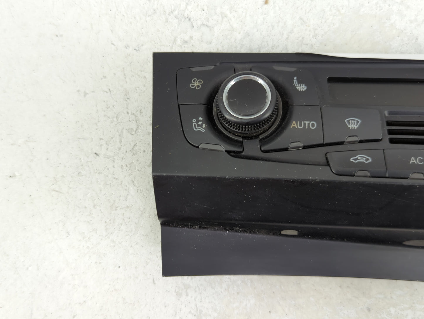 2009-2012 Audi A4 Climate Control Module Temperature AC/Heater Replacement P/N:8T1 820 043 AC Fits OEM Used Auto Parts - Oem