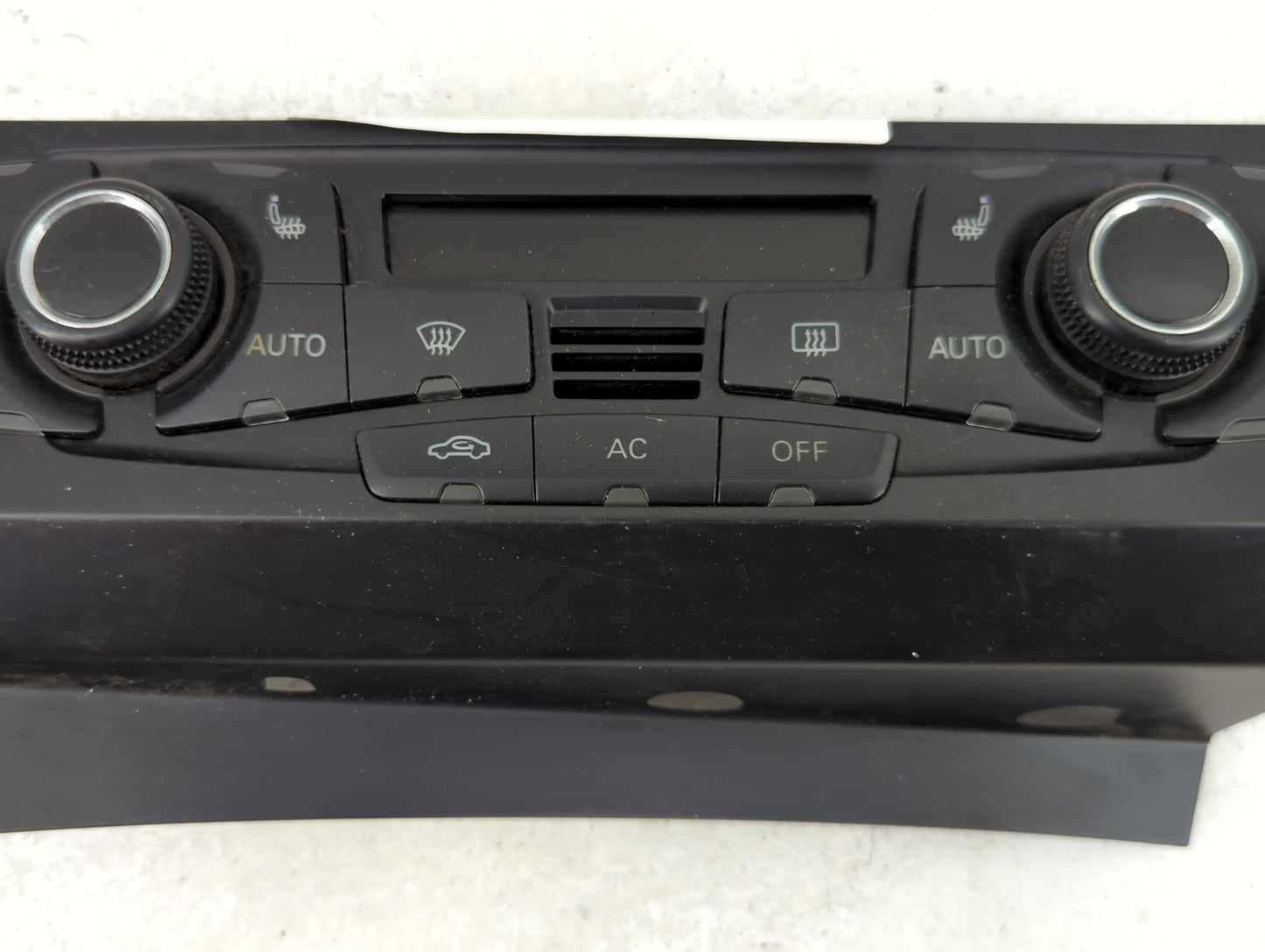 2009-2012 Audi A4 Climate Control Module Temperature AC/Heater Replacement P/N:8T1 820 043 AC Fits OEM Used Auto Parts - Oem