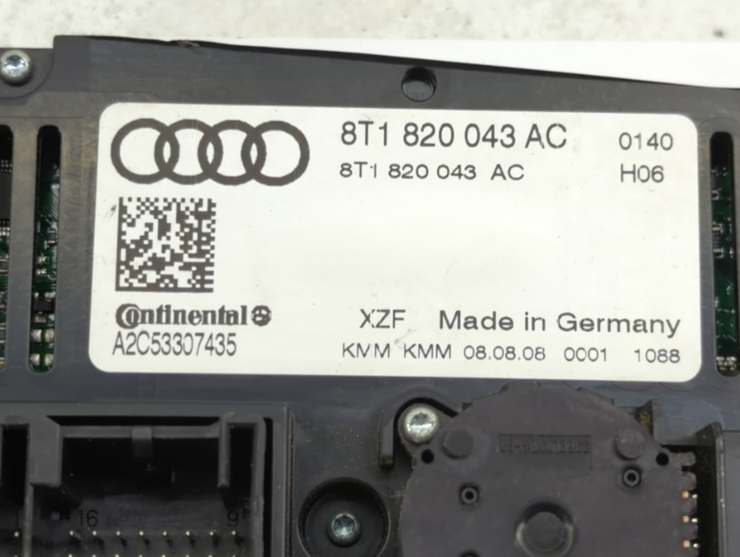 2009-2012 Audi A4 Climate Control Module Temperature AC/Heater Replacement P/N:8T1 820 043 AC Fits OEM Used Auto Parts - Oem