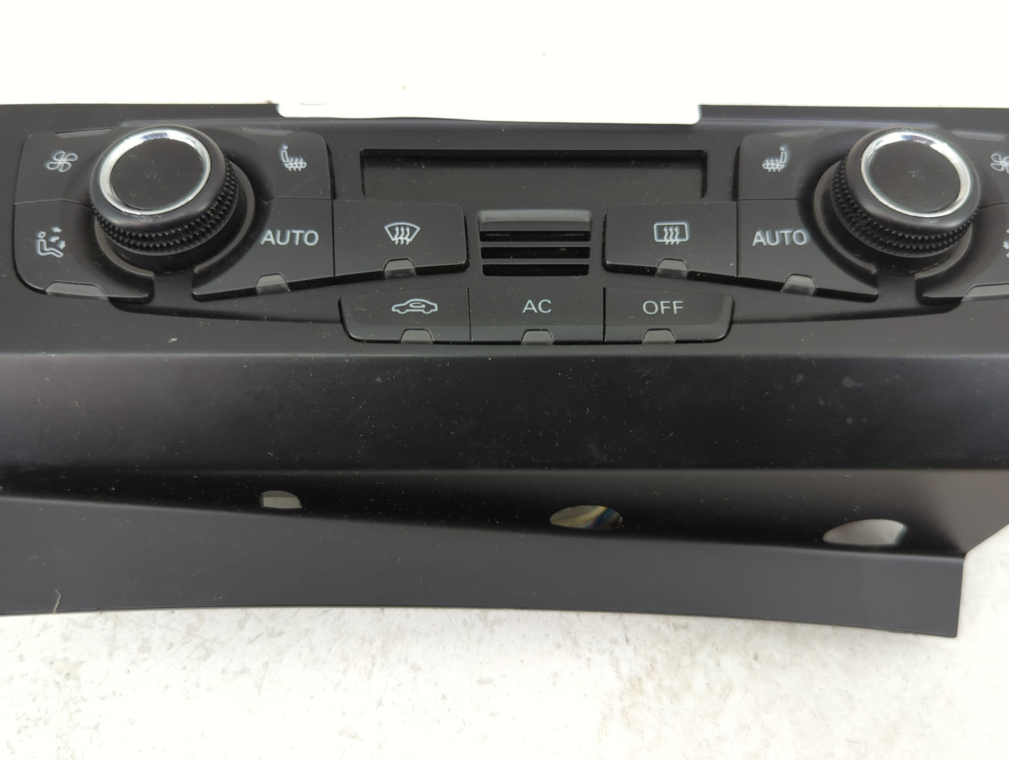 2009-2012 Audi A4 Climate Control Module Temperature AC/Heater Replacement P/N:8T1 820 043 AC Fits OEM Used Auto Parts - Oem
